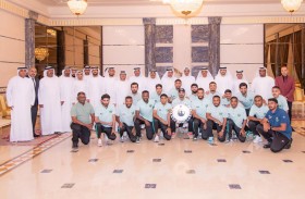 حاكم الفجيرة يستقبل لاعبي نادي العروبة المتأهل لدوري أدنوك ويأمر بمكافأة مالية