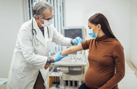 خمسة لقاحات أثناء الحمل وبعد الوضع لولادة آمنة