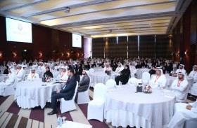 الموارد البشرية وأبوظبي للتقاعد تعرفان بقرار جدول الدرجات والرواتب لموظفي حكومة أبوظبي