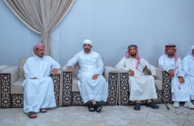 حمدان بن محمد يقدم واجب العزاء في وفاة سهيل مبارك الكتبي