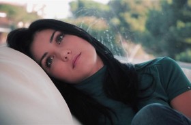 فائدة الجلوس وحدك مع أفكارك أكثر من المتوقع