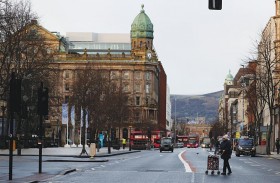 كورونا يضرب مجدداً في العالم.. ودول تشدد القيود