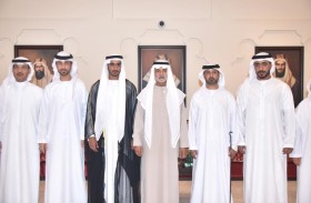 نهيان بن مبارك يحضر أفراح الشامسي في مجلس البطين