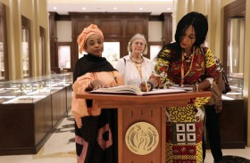 وفد من خبراء المنتدى الحضري يشيد بجهود الشيخة فاطمة بنت مبارك لدعم وتمكين المرأة  