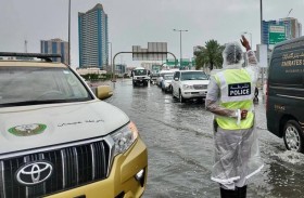 شرطة عجمان تعزز جهودها لتأمين الحركة المرورية في ظل الأحوال الجوية السائدة