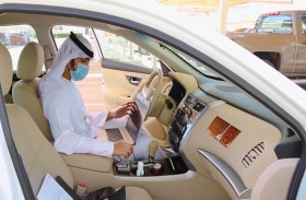 سيارة متنقلة لخدمة كبار المواطنين وأصحاب الهمم للحصول على الخدمة في منازلهم