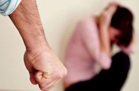 القبض على أب ضرب ابنته المعاقة حتى الموت