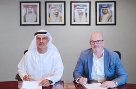طرق دبي توقع اتفاقية لتجربة حافلة كهربائية صديقة للبيئة