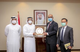 الشارقة وسنغافورة تتعاونان لتعزيز التنمية المستدامة والبنية التحتية 