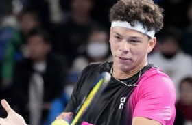 شيلتون يتقدم إلى المركز 15 في تصنيف المضرب 