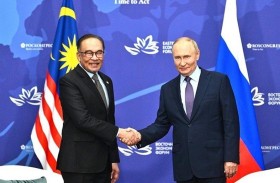 رئيس وزراء ماليزيا يشيد بصمود بوتين