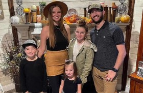 يحولان عربة متنقلة إلى منزل فاخر