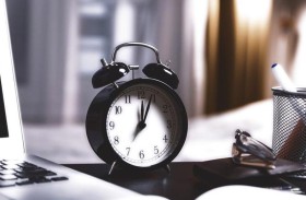 خبراء يحذرون من عادة التسويف.. وتأجيل المهام لأيام قادمة