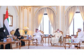 عمار النعيمي يطلع على إنجازات ومبادرات وزارة تنمية المجتمع