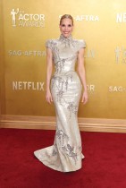 الممثلة الأمريكية ليزلي بيب لدى حضورها حفل توزيع جوائز الممثلين السنوي في لوس أنجلوس. ا ف ب 