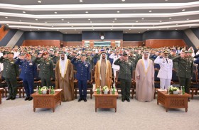 نهيان بن زايد يشهد حفل تخريج الدورة المشتركة الـ 32 لكلية القيادة والأركان المشتركة