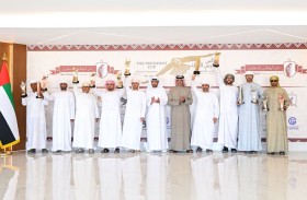 تتويج الفائزين في أشواط كأس رئيس الدولة للصيد بالصقور