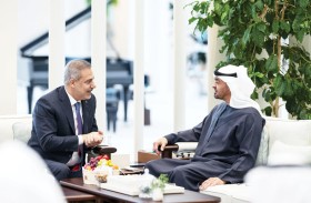 رئيس الدولة يبحث مع وزير الخارجية التركي مسارات التعاون وجهود ترسيخ أسباب الأمن والاستقرار في المنطقة 