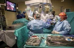 روبوت يقتل سبعينية أثناء عملية جراحية