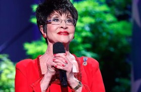 وفاة المغنية والممثلة الأميركية شيتا ريفيرا 