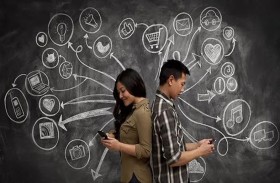 «التصفح السلبي» لوسائل التواصل الاجتماعي وعلاقته بالصحة العقلية؟