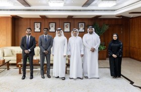 غرفة عجمان تبحث مع القنصل الهندي سبل تعزيز التعاون