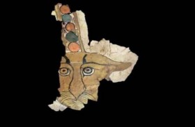 وجه فهد مع مومياء بمقبرة فرعونية 