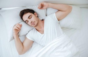 4 أسباب شائعة للتعرق الليلي وكيفية التخلص منها