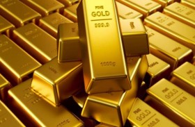 الذهب يتراجع هامشيا في التعاملات الفورية والعقود تخسر 4 دولارات