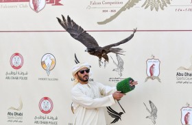 «إس 69» يفوز برمز الجير شاهين فرخ في كأس رئيس الدولة للصيد بالصقور