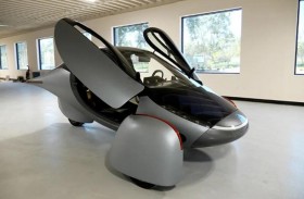 مركبة كهربائية تتحول لعربة تخييم