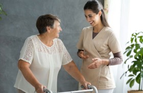 كيف تختلف أعراض مرض باركنسون بين الرجال والنساء؟