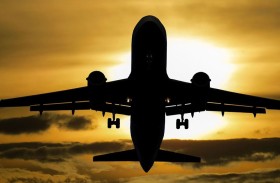 سيجارة إلكترونية تُعطّل طائرة ساعتين!