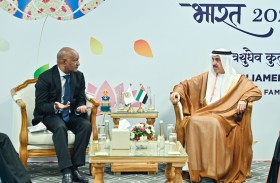 صقر غباش يلتقي القائم بأعمال رئيس البرلمان الأفريقي على هامش قمة رؤساء برلمانات دول العشرين
