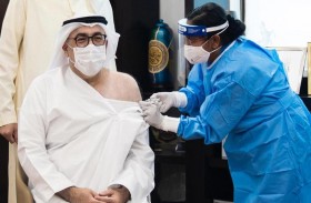 وزير الصحة ووقاية المجتمع يتلقى الجرعة الأولى من لقاح كوفيد- 19
