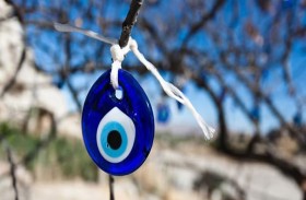 «اتهامات بـالحسد» لمذيعة بعد تعرض ضيفها لحادث