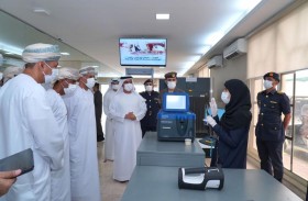 وفد من شرطة عمان السلطانية يشيد بتجربة منفذ خطم ملاحة الحدودي الرائدة في العمل الجمركي