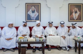 حمدان بن محمد يقدم واجب العزاء لأسرتي شهيدي الوطن والواجب عبدالله المنهالي وسعيد الشامسي
