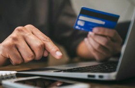 شرطة أبوظبي تحذر عملاء البنوك من السماح  للغرباء باستخدام حساباتهم البنكية لتجارة الممنوعات