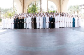 محمد بن راشد يلتقي سفراء الإمارات ويثمّن جهودهم في ترسيخ مكانة الدولة وتعزيز شراكاتها الدولية