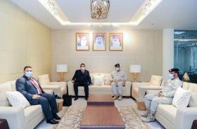 بحث التعاون بين أكاديمية سيف بن زايد وأمريكية الإمارات