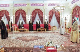  محمد بن راشد ومحمد بن زايد يشهدان أداء اليمين الدستورية لشخبوط بن نهيان وخليفة المرر وزيري دولة في حكومة الإمارات