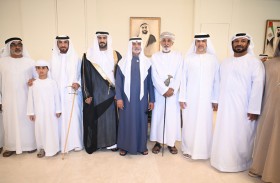 نهيان بن مبارك يحضر أفراح الظاهري والعرياني في العين