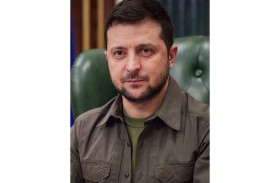 زيلينسكي يتعهد بمزيد من الجهود لمكافحة الفساد