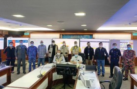 وفد الهلال الأحمر يزور المناطق المتضررة من الفيضانات في ماليزيا