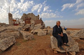 نازحون سوريون يسكنون موقعاً أثرياً بدل المخيمات  