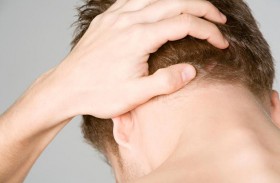 علامة تحذير على مؤخرة رأسك لأعراض ارتفاع الكوليسترول الخطير!