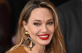 هل احتجزت أنجلينا جولي لدى القوات الأوكرانية؟