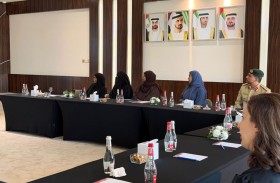 لجنة الأسر الحاضنة بدبي تبحث تطوير واستدامة منظومة الرعاية البديلة