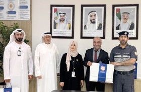 شرطة أبوظبي تحتفي باليوم العالمي للمعلم وتكرّم الكوادر التعليمية